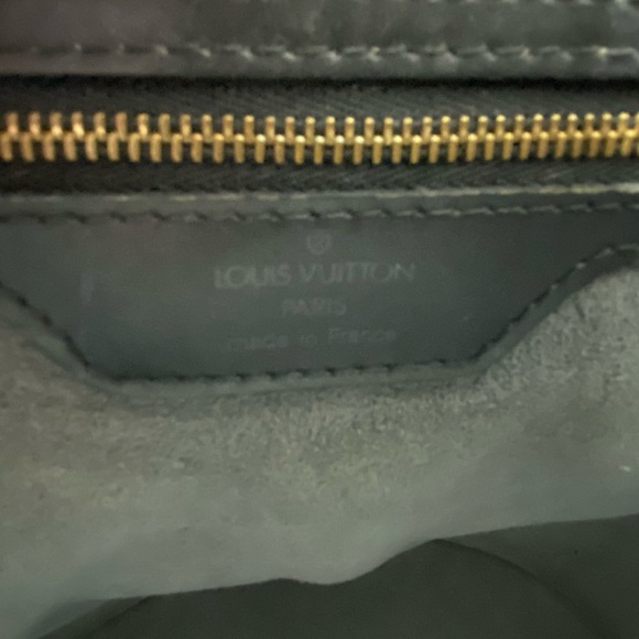 LV Black Epi Purse Authentic - Picture 7 of 13
